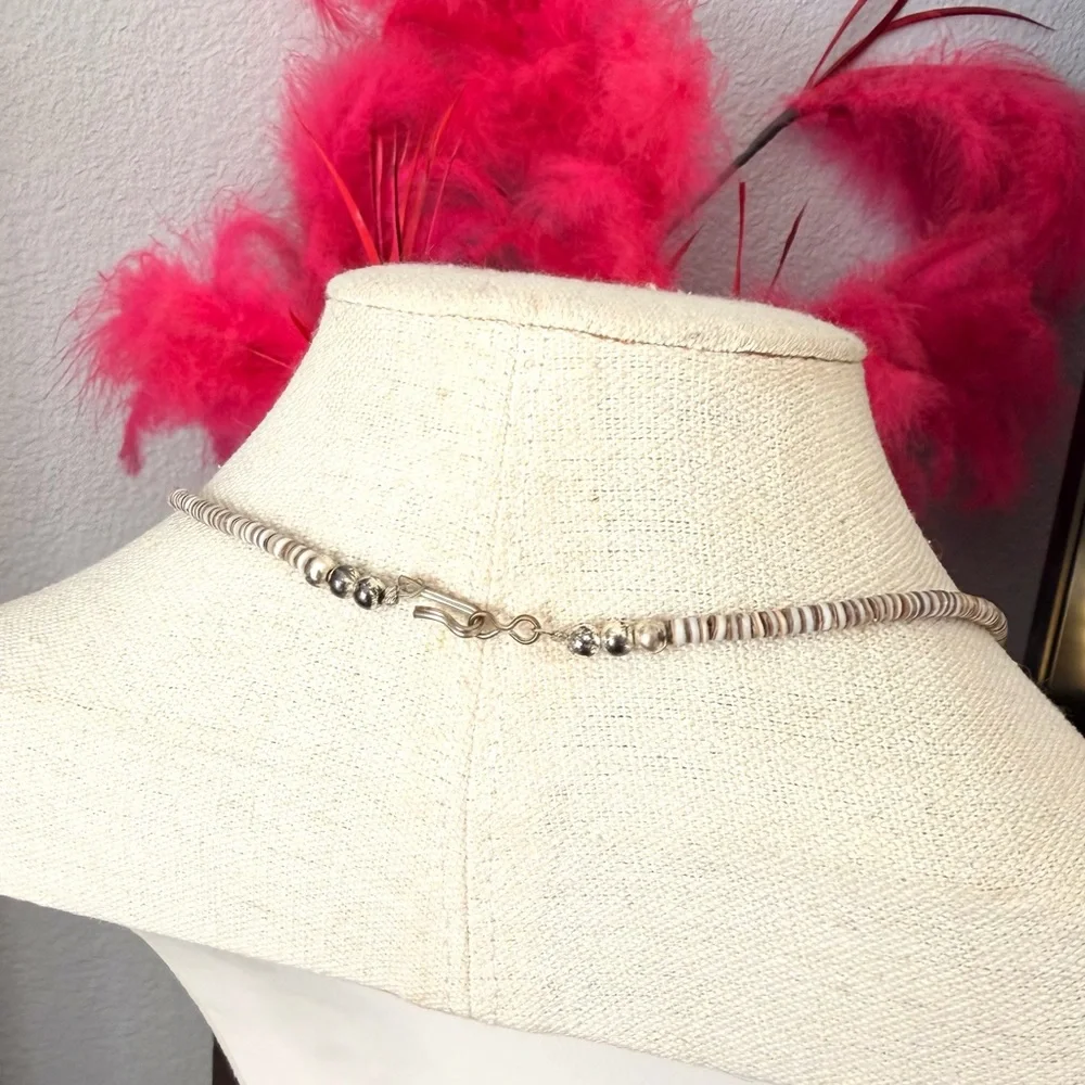 Native American Heshi Stone Necklace - Picture 5 of 5